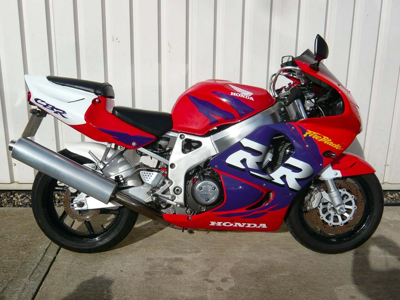 Honda cbr 900rr fireblade